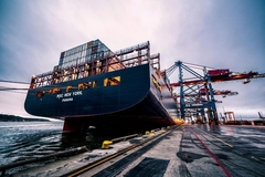 Image large shipping container at port