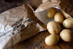 Image potatoes in paper bag