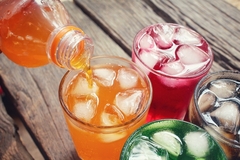 Image colorful drinks in glasses with ice