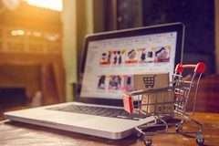 Image laptop online shopping