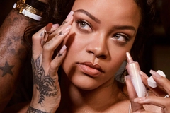 Image woman applying makeup