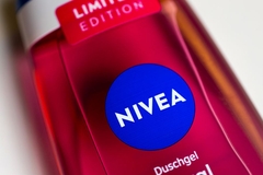 Image nivea product bottle red