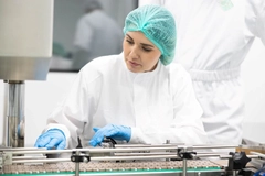 Image Worker in a supplement factory