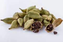 Image bunch of cardamom pods