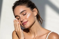 Image woman using skin care