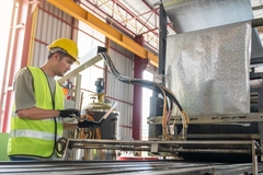 Image Aluminum Packaging Factory Worker
