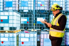Image worker man with clipboard