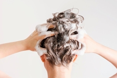 Image Washing hair.