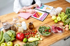 Image woman creating nutritional plan