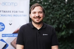 Image A man in a black shirt