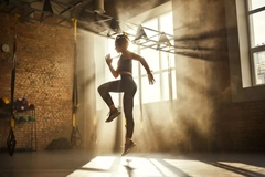 Image woman doing sports in the gym