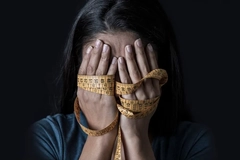 Image teenager with eating disorder
