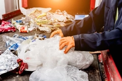 Recycling plastic