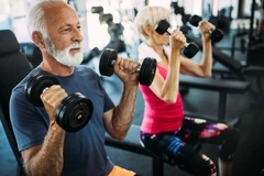Image Seniors working out in a gym