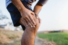 Image man running with joint pain