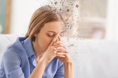 Woman having brain fog