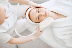 Image woman gets face treatment