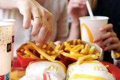 Image McDonald's food and drinks consumption inside restaurant.