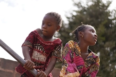 Image Girls in Congo