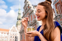 Image woman eating sardines