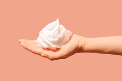 Image mousse in hand