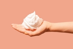 Image mousse in hand