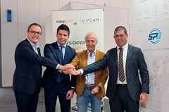 Image Rotor Print and Livcer representatives shake hands