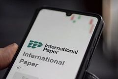 Image nternational Paper on the screen of an exchange.