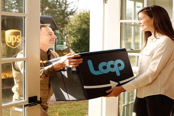 Image ups guy delivering loop