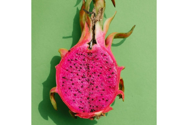 Image dragon fruit cut in half
