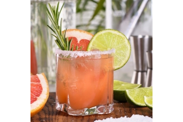 Image Cocktail with grapefruit and tequila.