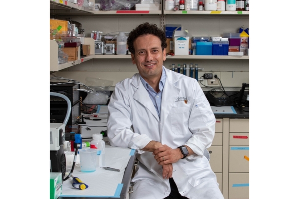 Image McMaster Professor Tohid Didar.
