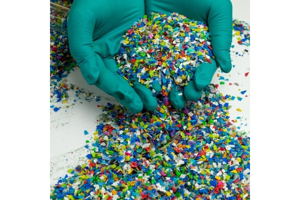 Resins in hands.