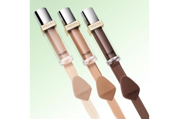 Prada Reveal Foundation