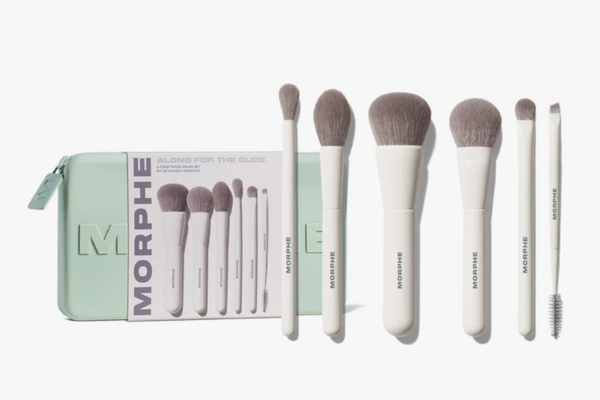 Image Morphe makeup brushes in a line.
