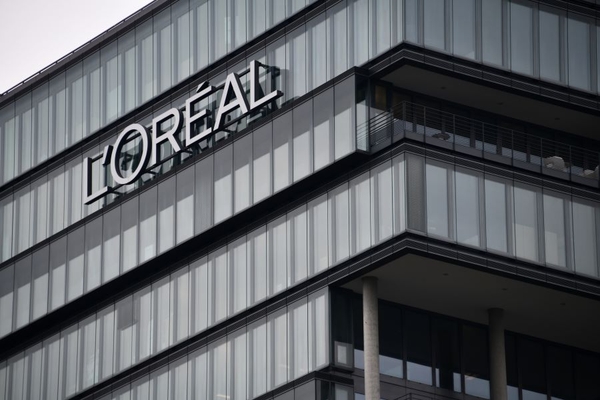 A building with L'Oreal written on the side.