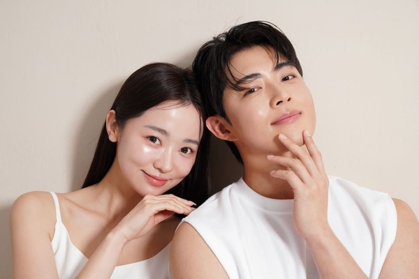 Image Man and woman happy using k-beauty hair care