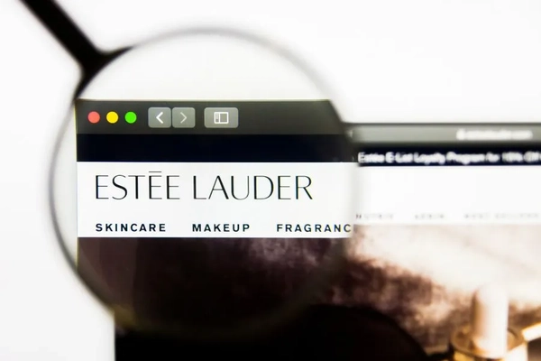 Image estee lauder logo on a computer screen