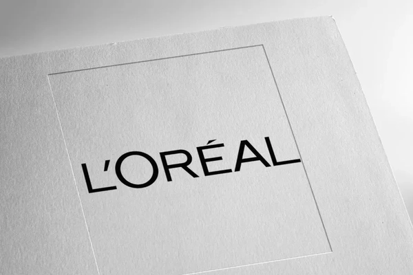 Image loreal logo on textured paper