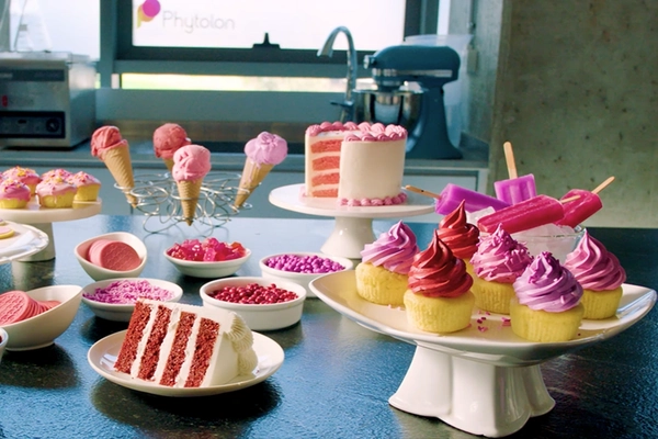 pink and red cupcakes pink and red cupcakes and pastries on table