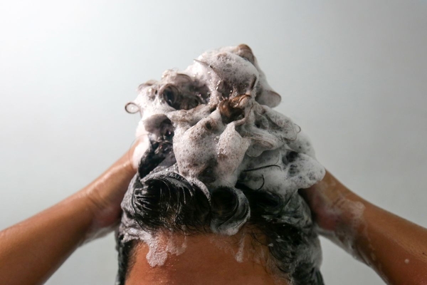 Image hair shampooing