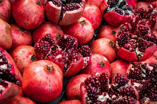 Fresh pomegranates Fresh pomegranates