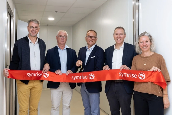 Christophe LE BRIS, Berric site director, Symrise Food & Beverage; Michel Grigon, Mayor of Berric; Lilian Regnier, president EAME, Symrise Food & Beverage; Jean-Christophe Chevalier, VP strategic growth Competences, Symrise Food & Beverage; Linda Robin, human resources manager Berric Site, Symrise Food & Beverage.