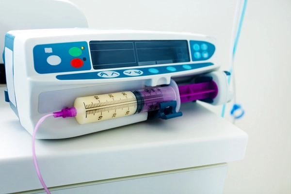 Premature infant feeding device Premature infant feeding device